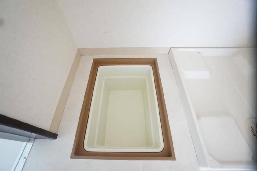 収納　床下収納