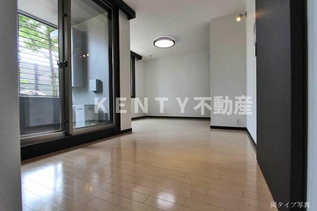 居室・リビング　ゆったり過ごせる居間です