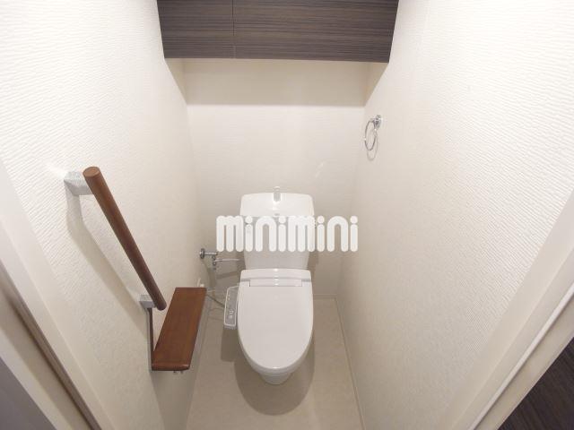 トイレ　温水洗浄便座付です。