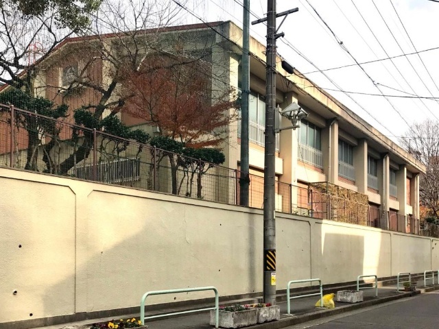 小学校　名古屋市立栄小学校（小学校）まで663m