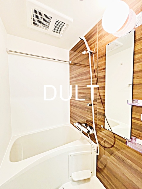 バス・シャワールーム　バスルームです。