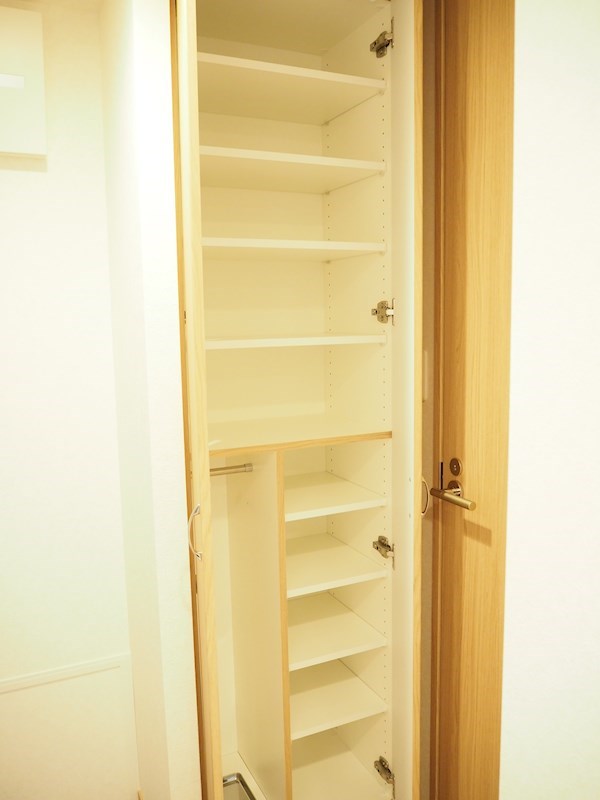 玄関　シューズボックス