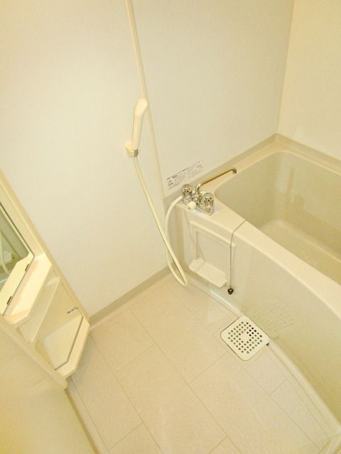 バス・シャワールーム　★鏡付お風呂★