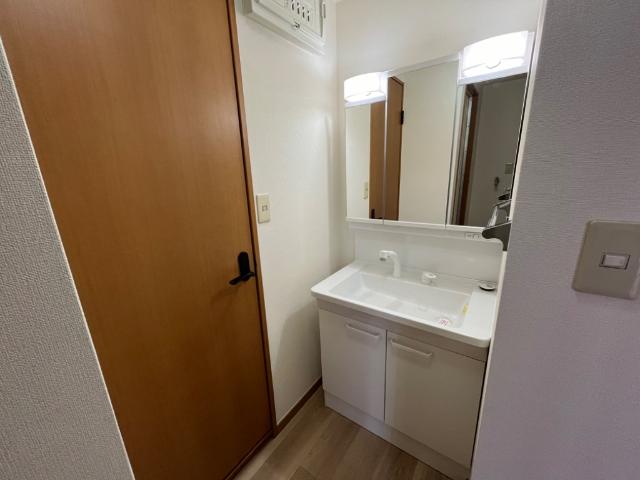 洗面設備　洗髪洗面化粧台