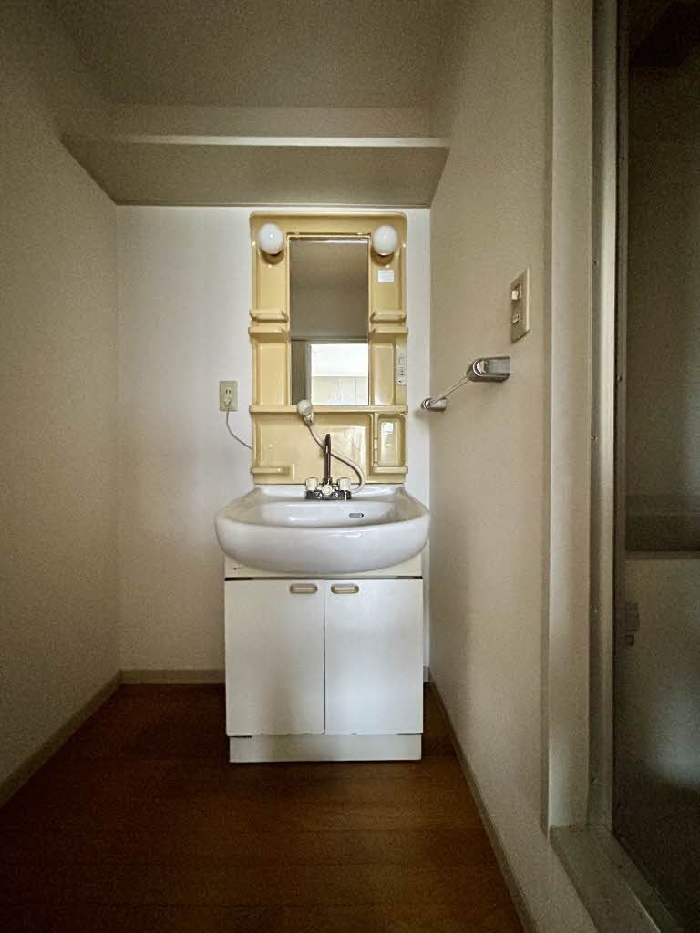 洗面設備　洗面化粧台