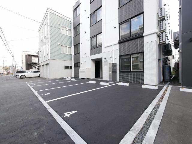 駐車場　駐車場