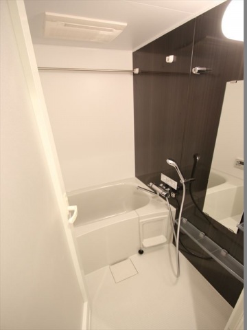 バス・シャワールーム　ひろびろお風呂♪