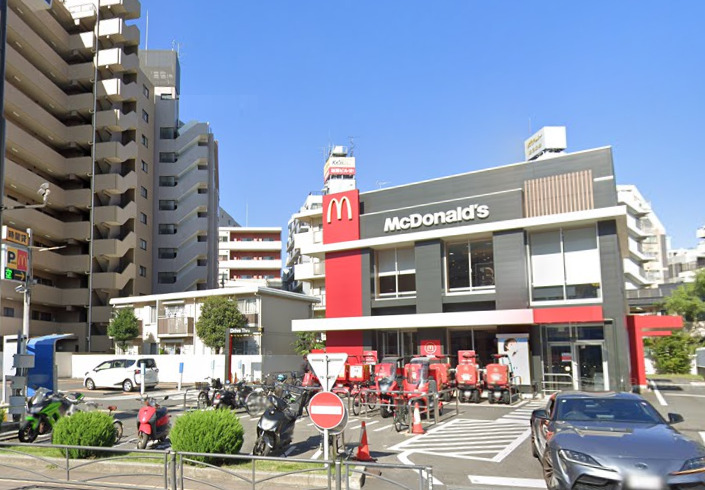 飲食店　マクドナルド（飲食店）まで783m