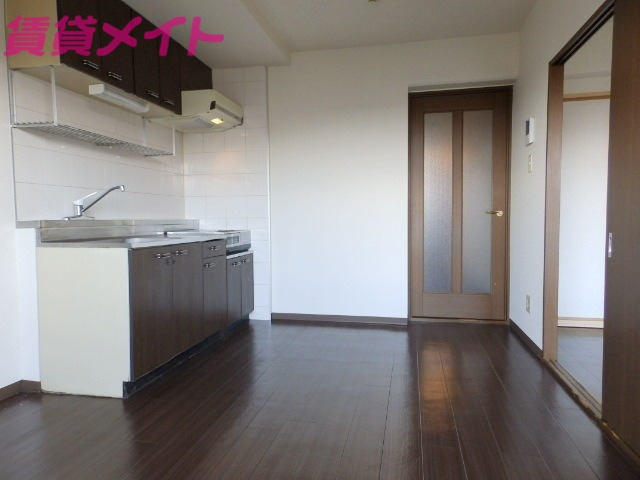 居室・リビング　別部屋参考写真です。