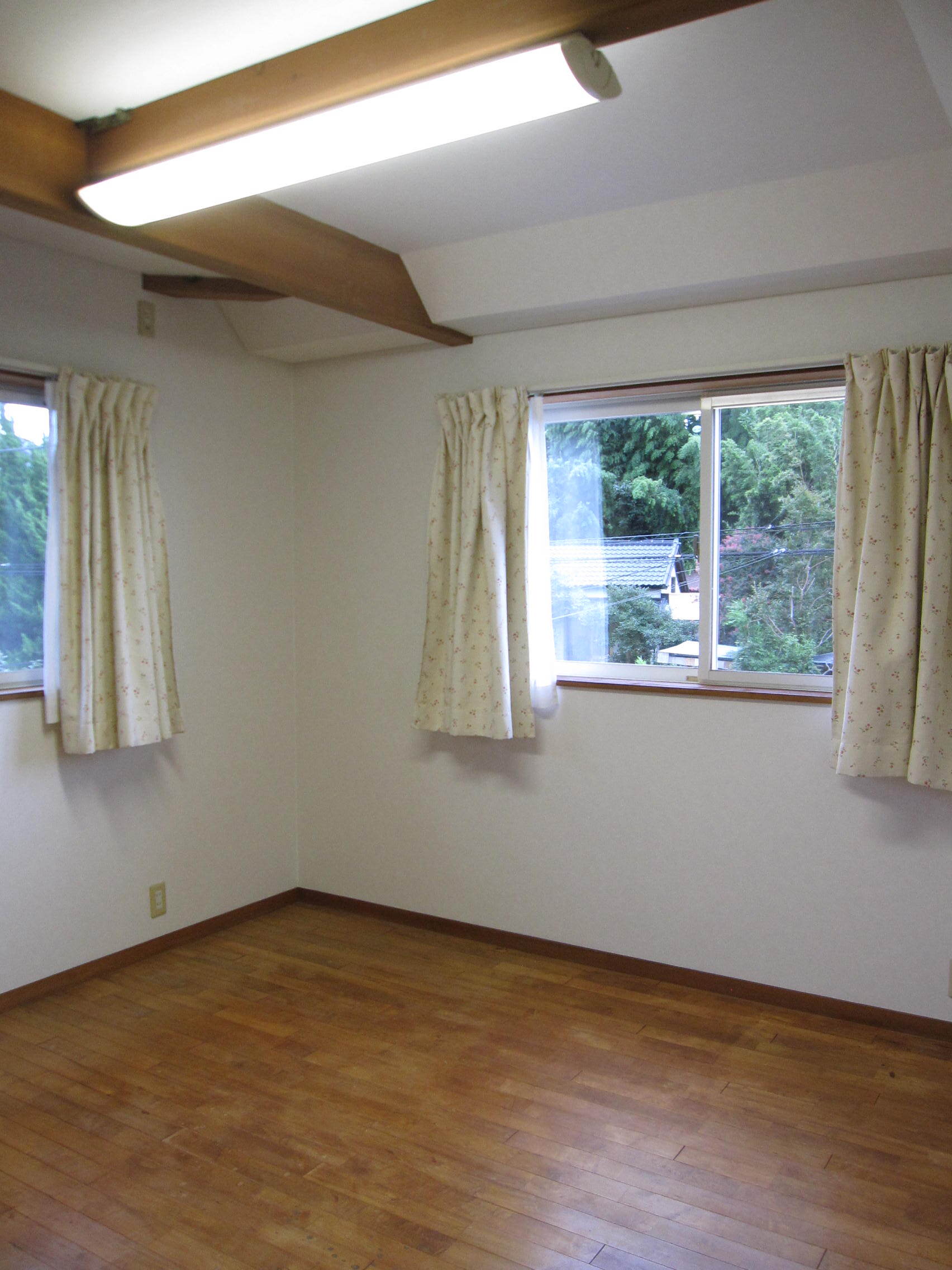 その他部屋・スペース　２階の洋室、約５.８帖のお部屋です  (2)