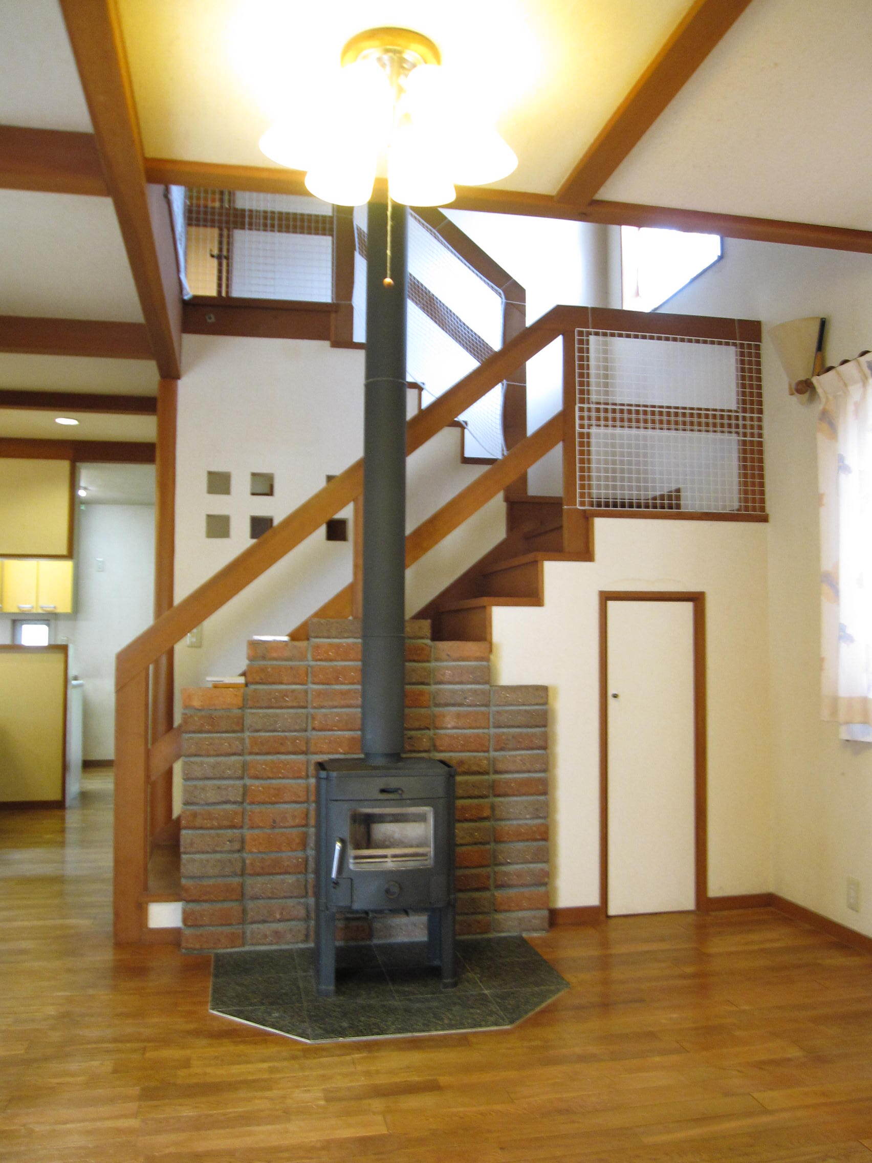 居室・リビング　「薪ストーブ」は使用禁止です。火災防止の為です。