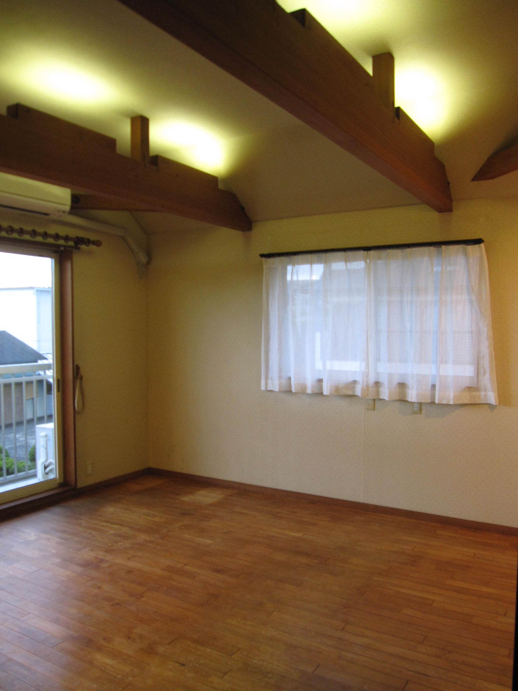 その他部屋・スペース　２階の洋室、約１２帖のお部屋です。