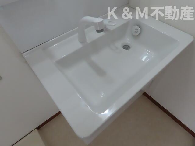 洗面設備　忙しい朝には欠かせない洗面所です