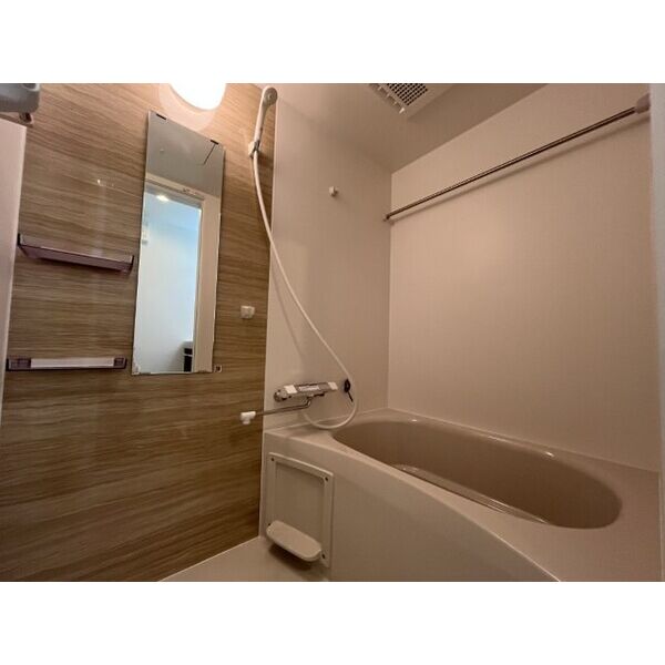 バス・シャワールーム　※他のお部屋の参考写真です