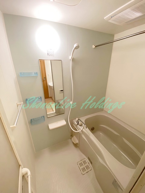 バス・シャワールーム　清潔感のあるお風呂です♪