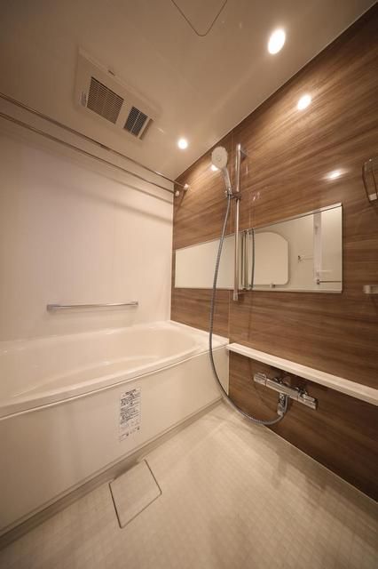 バス・シャワールーム　お風呂で日々の疲れを落としましょう