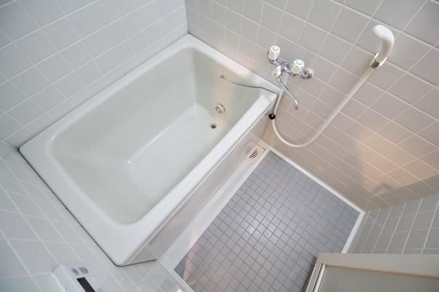 バス・シャワールーム　※別部屋参考写真