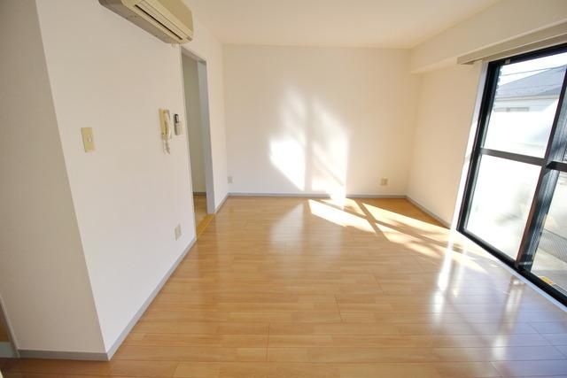 居室・リビング　※別部屋参考写真