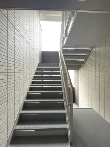 バルコニー　開放的で明るい空間を演出してくれるバルコニーです