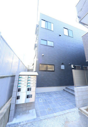 エントランス　毎日通るエントランスはこのようになっています