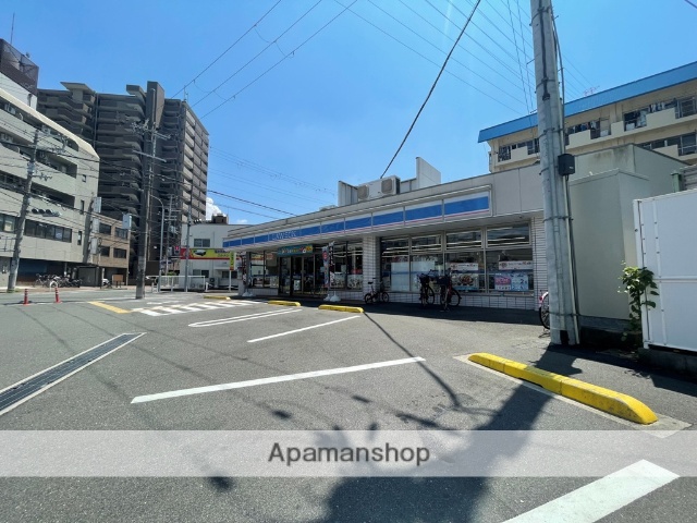 コンビニ　ローソン（コンビニ）まで703m