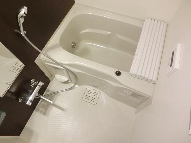 バス・シャワールーム　追い焚き機能付バスルーム