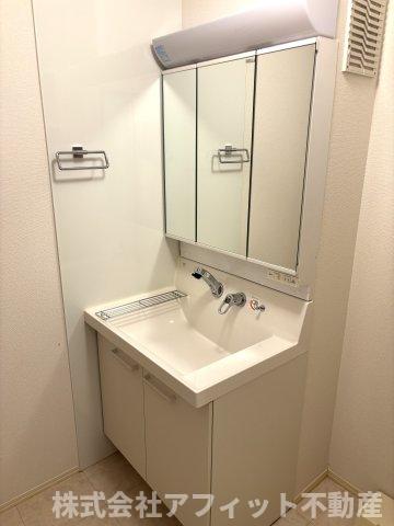 トイレ　温水洗浄暖房便座