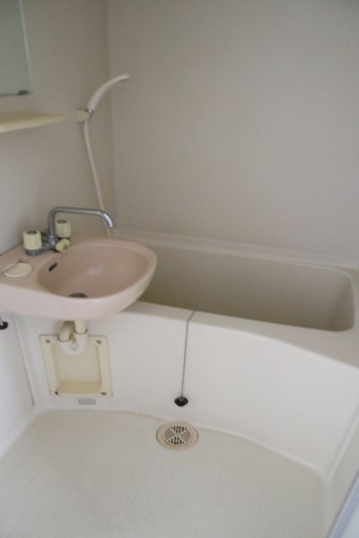 バス・シャワールーム　ゆったり過ごせるお風呂です