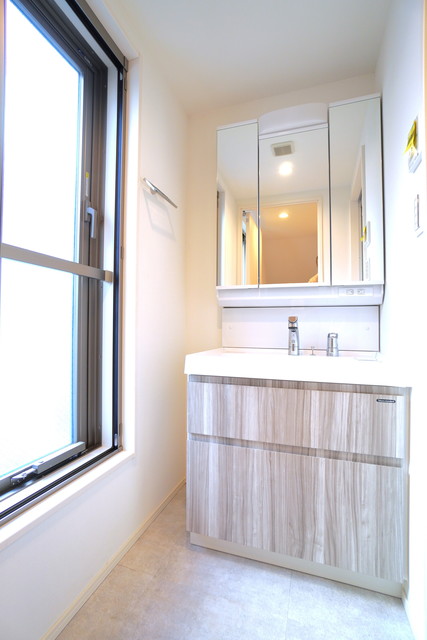 洗面設備　※写真は同タイプ住戸です。