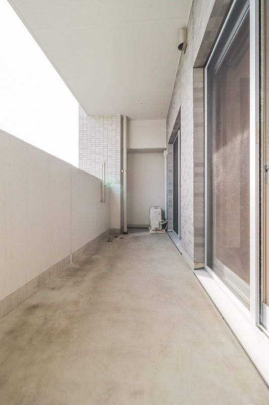 バルコニー　図面と現状に相違がある場合には現状を優先