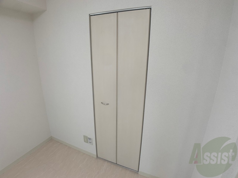 収納　寝室の収納です。部屋がすっきり片付きます。