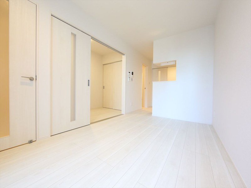 居室・リビング　ＬＤＫ10.5帖　カウンターキッチン　エアコン完備