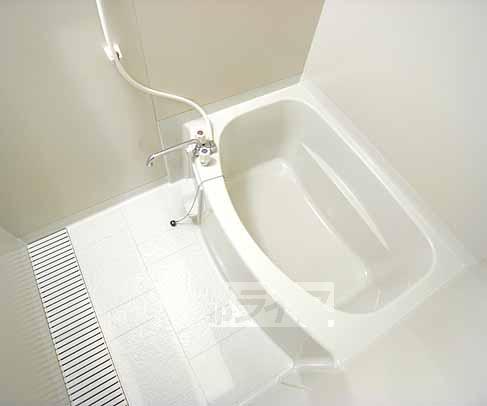 バス・シャワールーム　ゆっくり浸かれますね