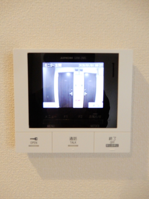 セキュリティ　TVモニター付きインターホン