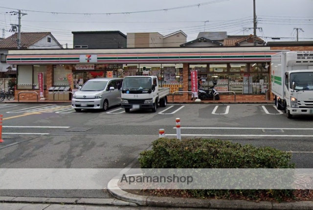 コンビニ　セブンイレブン（コンビニ）まで619m