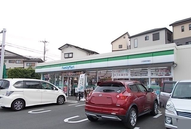 コンビニ　ファミリーマート荻窪店（コンビニ）まで180m