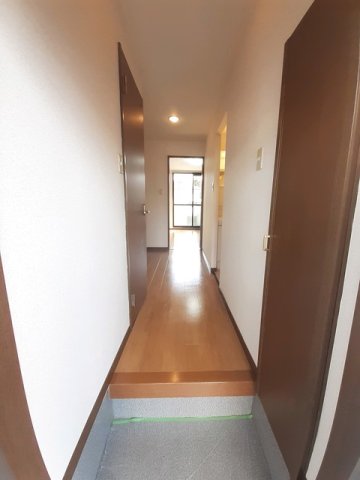 玄関　収納もある玄関です