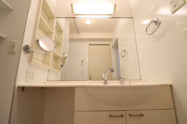 洗面設備　洗髪洗面化粧台