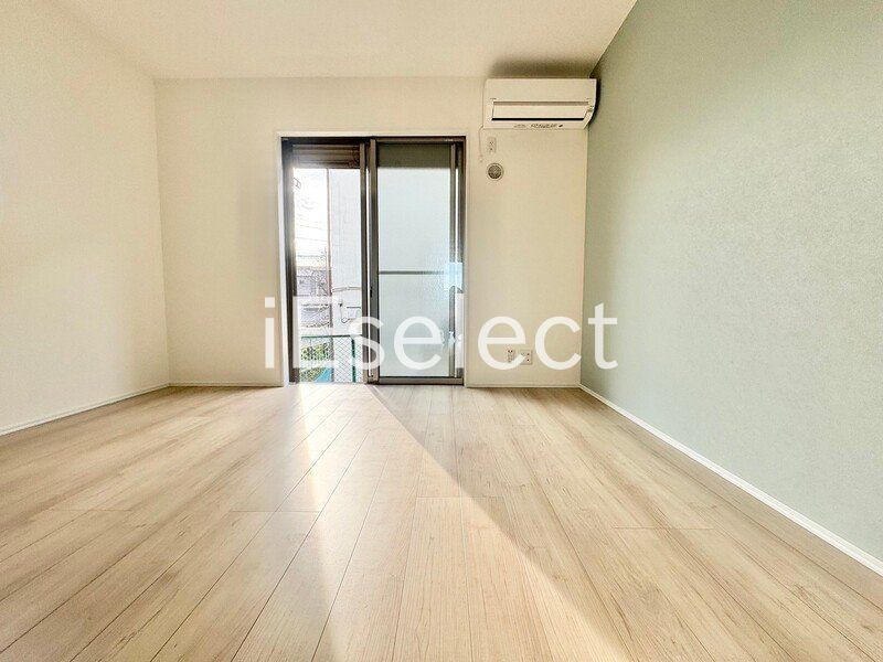 居室・リビング　オシャレなアクセントクロス