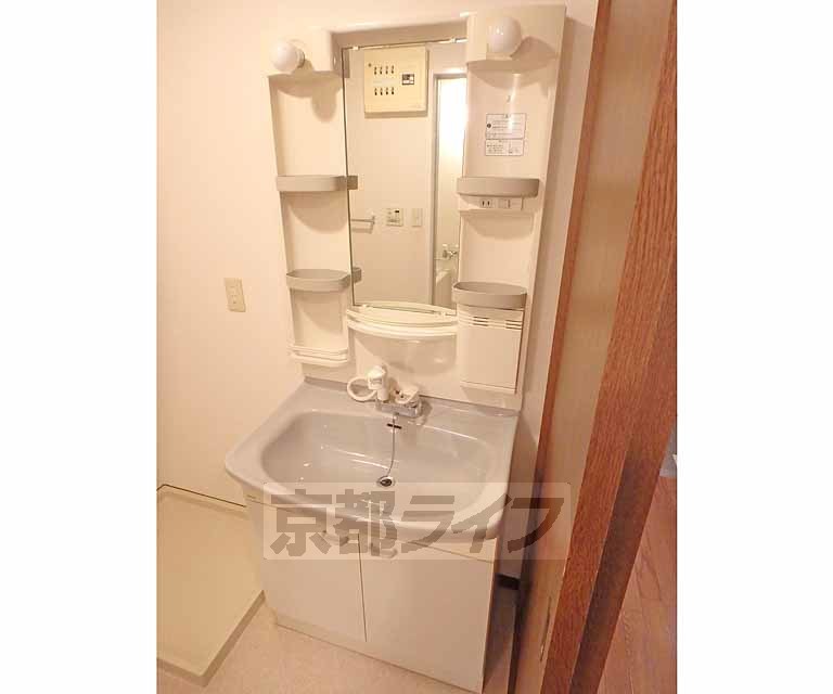 洗面設備　独立洗面台です。