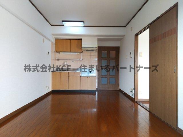 居室・リビング　こちらのリビングで趣味の時間をお楽しみください