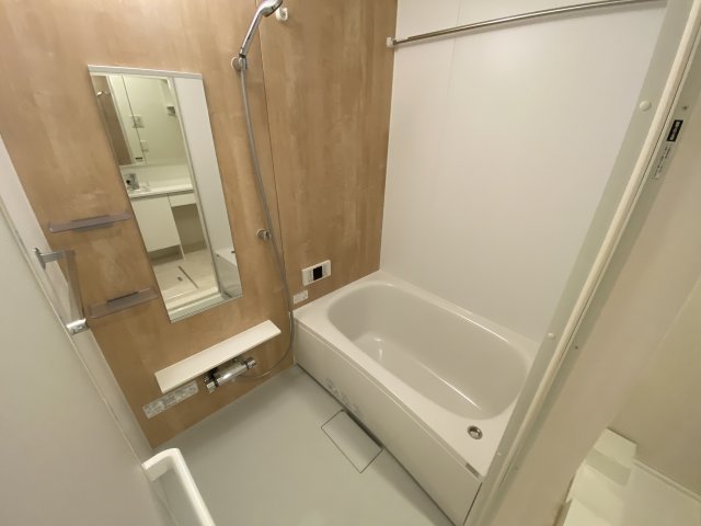 バス・シャワールーム　追い炊き機能・浴室乾燥機付きで便利！