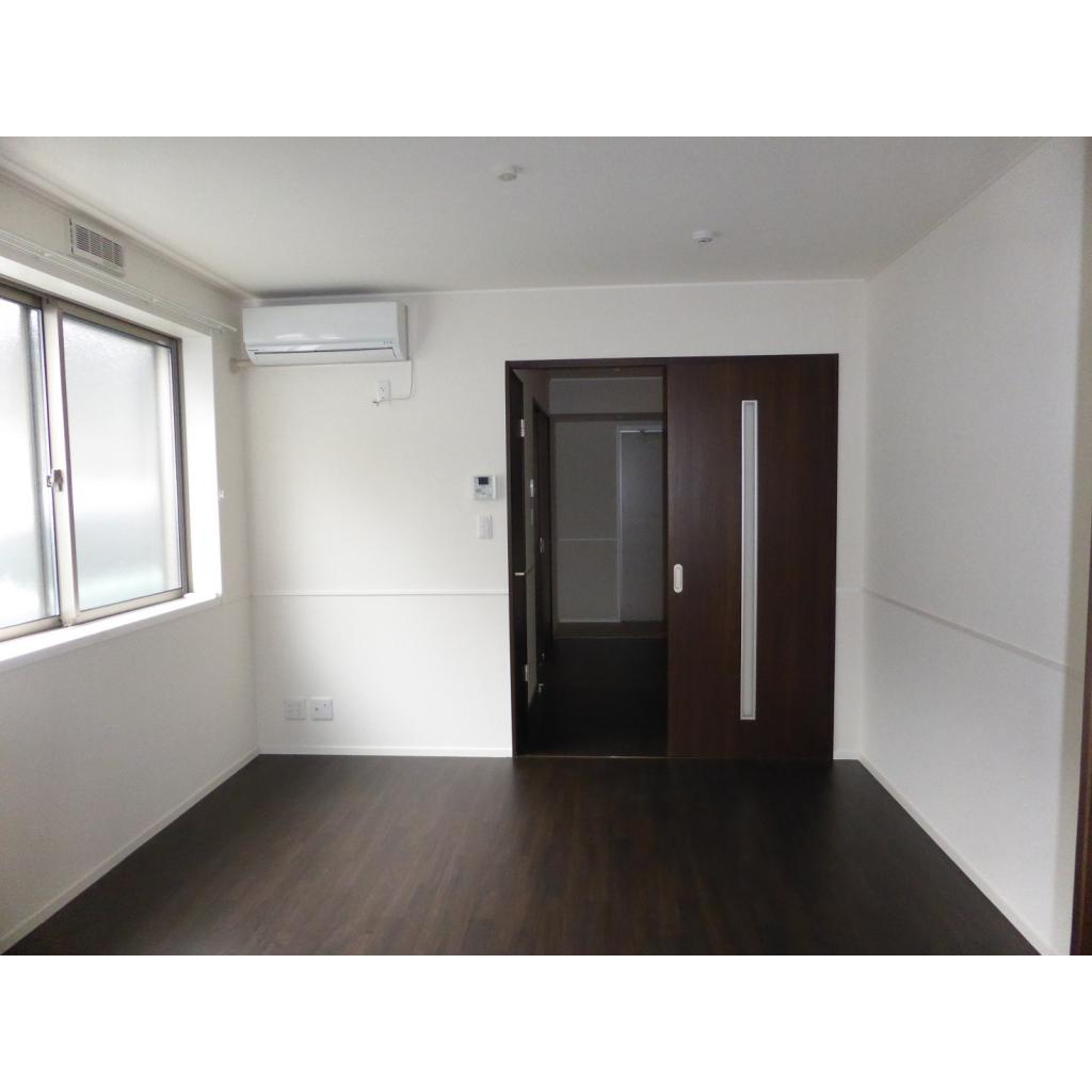 居室・リビング　こちらのリビングで趣味の時間をお楽しみください