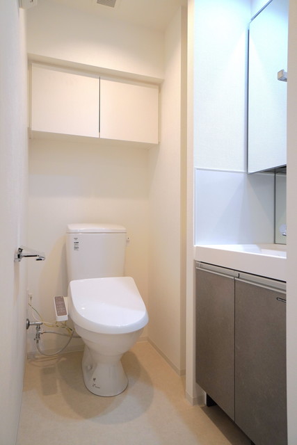 トイレ　※写真は同タイプ住戸です。