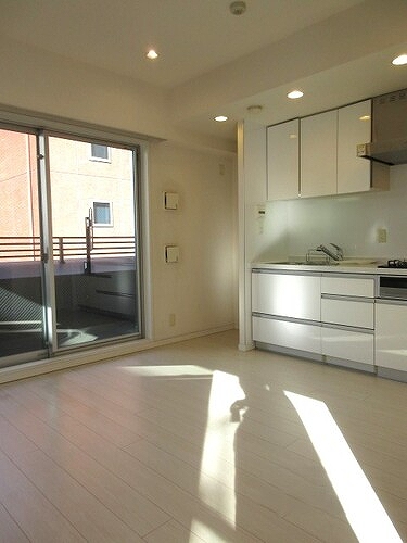 居室・リビング　ＬＤＫ（約10.1畳）　※前回募集2024年12月撮影の写真