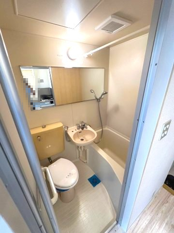 バス・シャワールーム　お掃除のしやすい３点ユニット