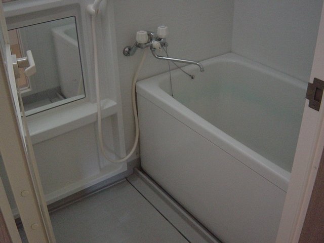 バス・シャワールーム　バス