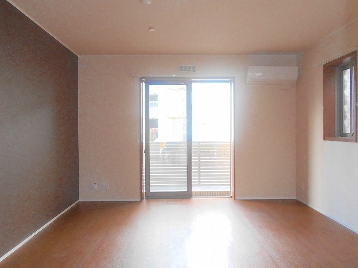 居室・リビング　同物件別部屋参考写真です