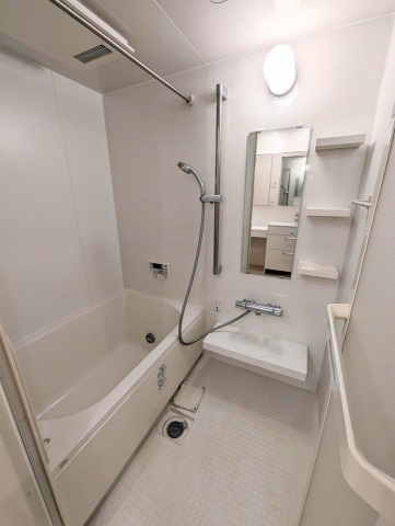 バス・シャワールーム　追炊きと乾燥機付き