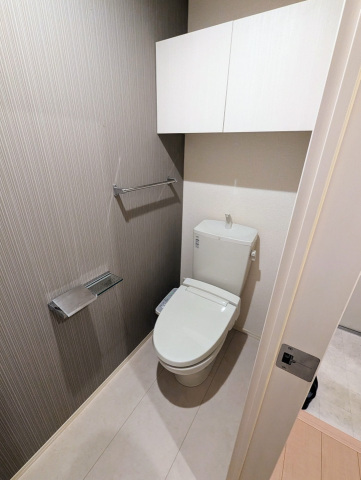 トイレ　温水洗浄暖房便座付き